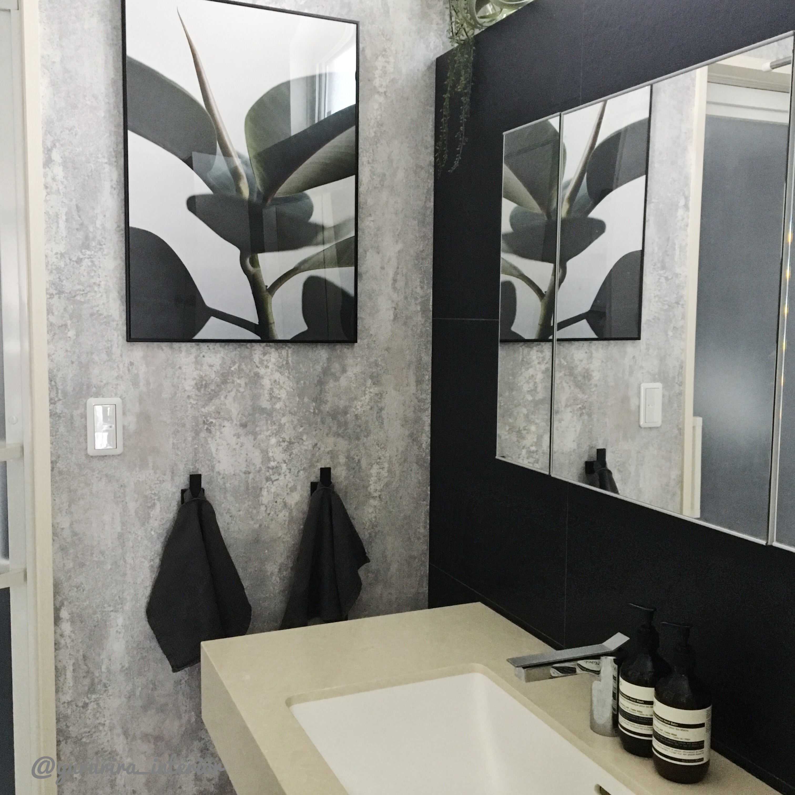目指せ海外インテリア 洗面所の壁紙とフックをチェンジ Yururira S Interior Blog