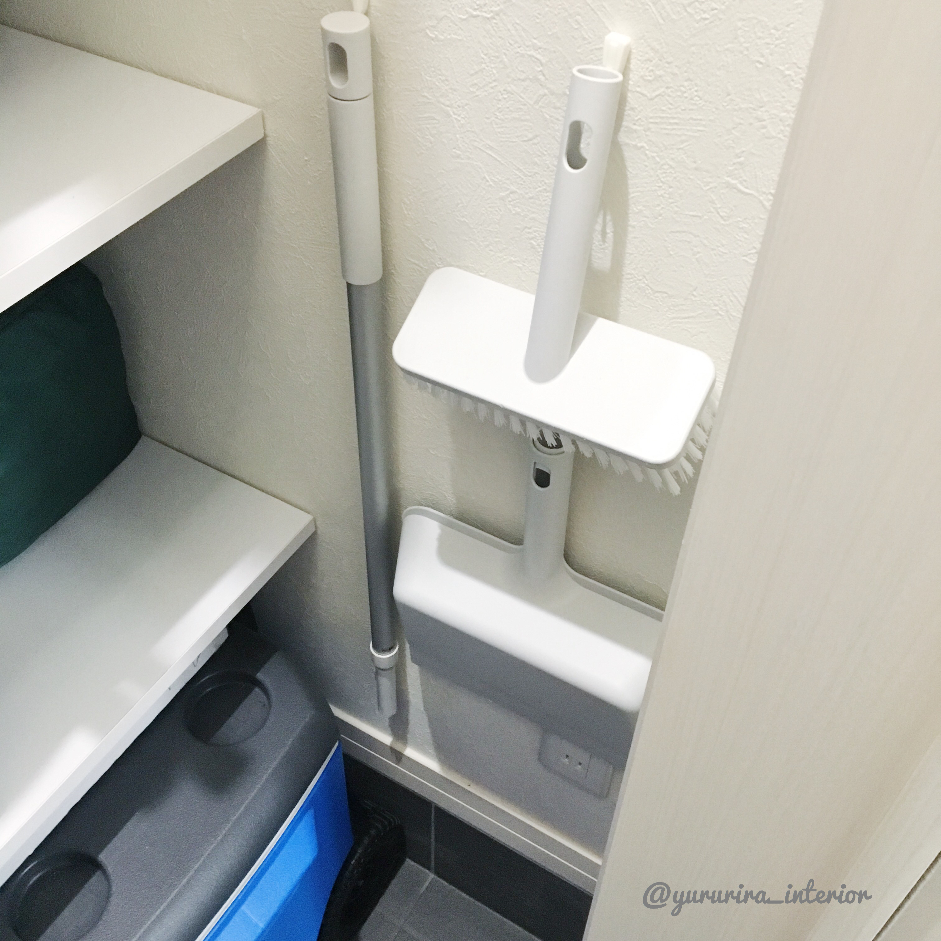 100均アイテムで 玄関用の無印掃除アイテムを壁掛け収納 Yururira S Interior Blog
